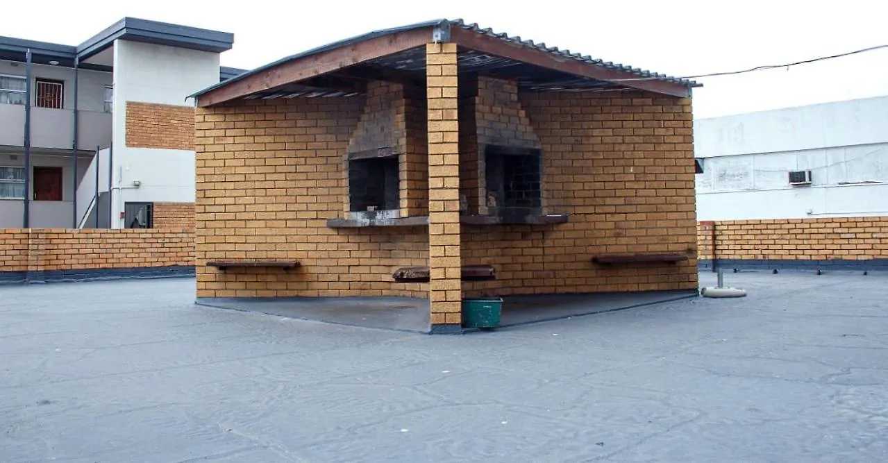 Montana Backpackers Cape Town Bed and Breakfast
